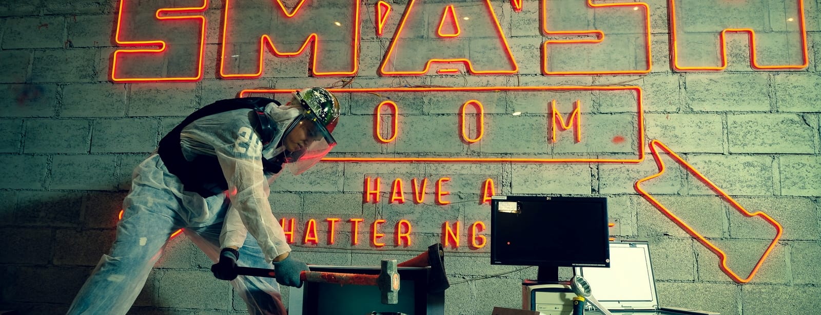 The Smash Room – Experiences The Smash Room – Experiences