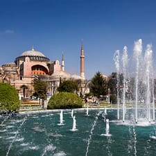 Guided Tour: Hagia Sophia, Blue Mosque and Grand Bazaar Tour – Sightseeing and Tours Guided Tour: Hagia Sophia